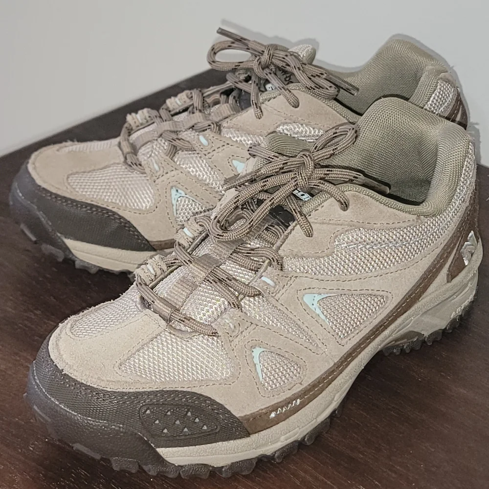 New Balance Brown Hiking Athletic Shoes - Picture 8 of 10